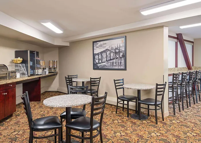 Super 8 by Wyndham Sherwood Park/Edmonton Area