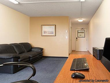 Super 8 By Wyndham Sherwood Park/edmonton Area Hotel