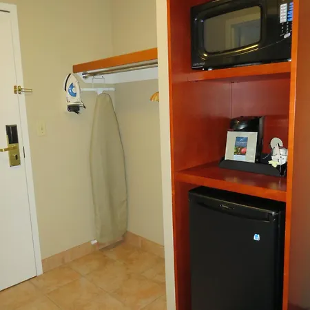 Super 8 By Wyndham Sherwood Park/Edmonton Area Room photo